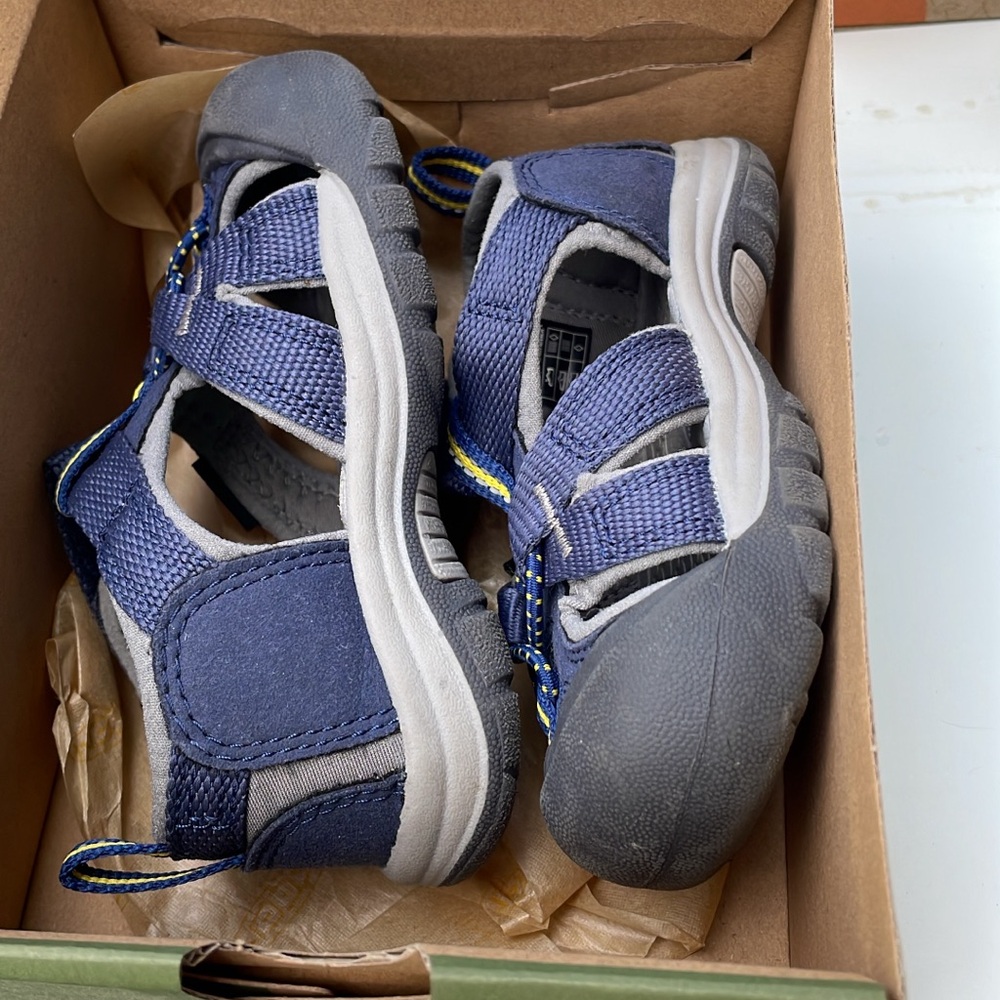 KEEN size 7 toddler sandals